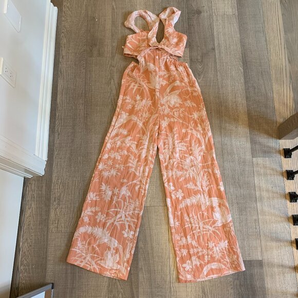 H&M NWT jumpsuit with ruffle straps and open back with ties. Size small. - Picture 3 of 12